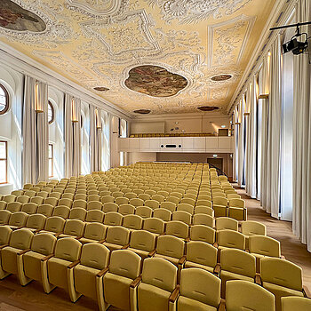 Asamsaal - Blick von der Bühne Richtung Empore. (Foto: ski) Asamsaal - Blick von der Bühne Richtung Empore. (Foto: ski)